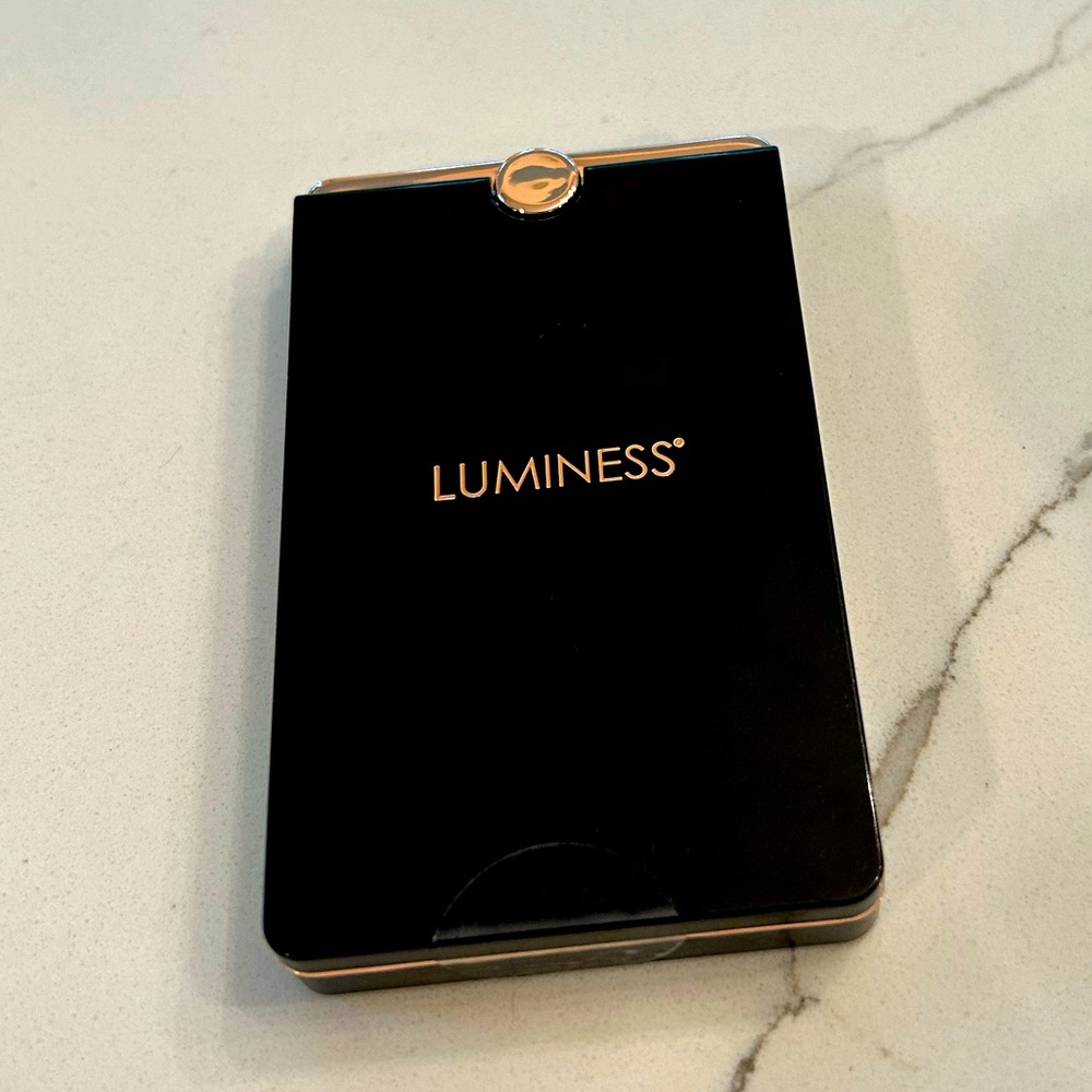 Luminess Allure eye and lip pallet